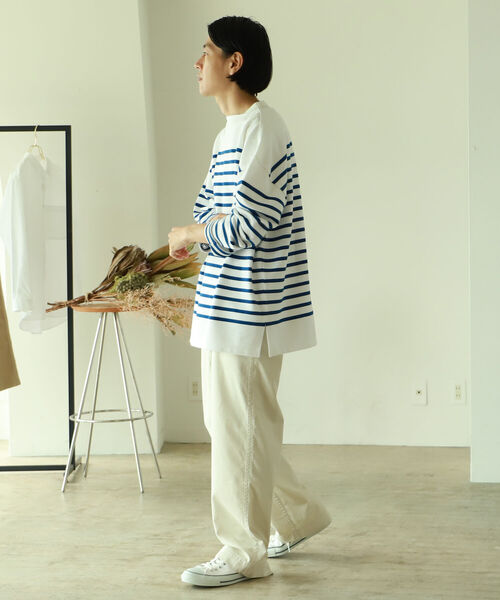 BEAMS LIGHTS(ビームスライツ)の「BEAMS LIGHTS / ボーダー ボートネック Tシャツ(Tシャツ/カットソー・メンズ・ホワイト×ブルー/ブラック×ホワイト・2/3/1)」の9枚目の写真