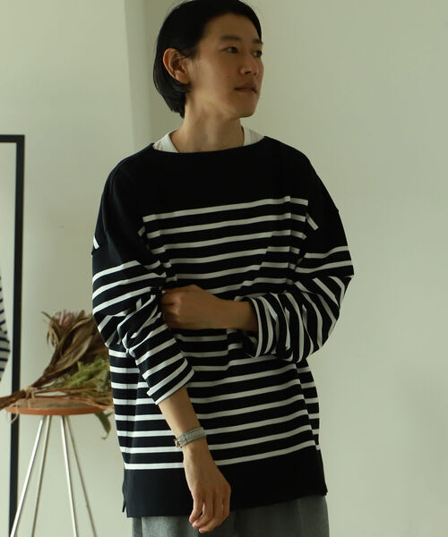 BEAMS LIGHTS(ビームスライツ)の「BEAMS LIGHTS / ボーダー ボートネック Tシャツ(Tシャツ/カットソー・メンズ・ホワイト×ブルー/ブラック×ホワイト・2/3/1)」の1枚目の写真