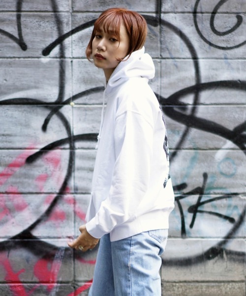 AVIREX(アヴィレックス)の「【直営店限定】バンダナ プリント ボックス ロゴ パーカー/BANDANA PRINT BOX LOGO PARKA/アヴィレックス/AVIREX(パーカー・レディース・ブラック/ブラック系その他/レッド/クリアレッド・MEDIUM/LARGE/X-LARGE/L)」の21枚目の写真