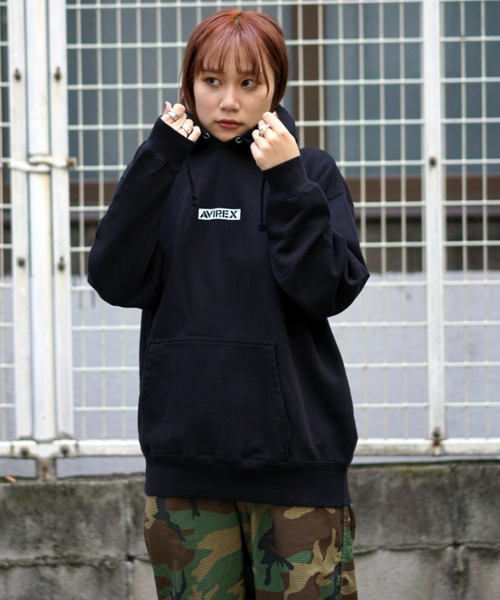 AVIREX(アヴィレックス)の「【直営店限定】バンダナ プリント ボックス ロゴ パーカー/BANDANA PRINT BOX LOGO PARKA/アヴィレックス/AVIREX(パーカー・レディース・ブラック/ブラック系その他/レッド/クリアレッド・MEDIUM/LARGE/X-LARGE/L)」の17枚目の写真