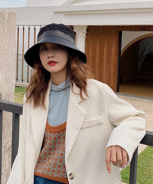 LIPSERVICE(リップサービス)の「コーデュロイ×エコレザーバケットハット【ZOZOTOWN限定】(ハット・レディース・アイボリー/ブラック・FREE)」の5枚目の写真