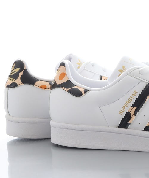 marimekko(マリメッコ)の「marimekko × adidas SUPERSTAR W マリメッコ スーパースター(スニーカー・レディース・ホワイト・25.0cm/24.0cm/23.5cm/24.5cm/22.5cm/23.0cm)」の5枚目の写真