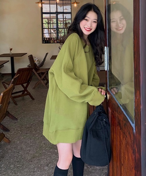 Diosfront（ディオスフロント）の「オーバーサイズ裏起毛トレーナー（スウェット・レディース・グリーン/ブルー/イエロー/ピンク・FREE）」の16枚目の写真