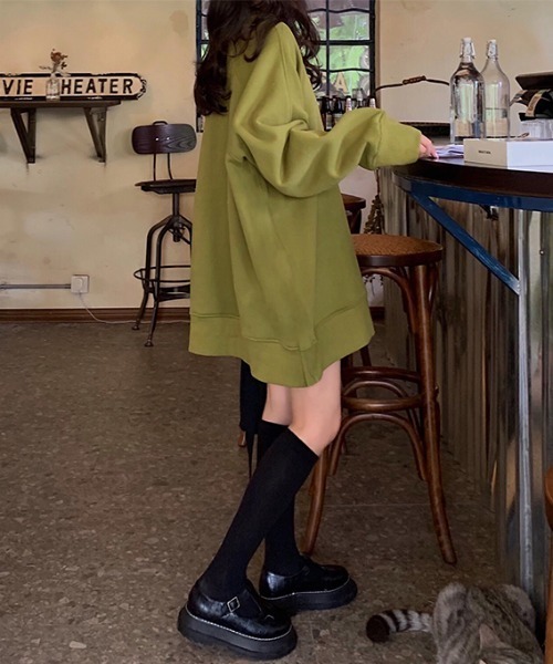 Diosfront（ディオスフロント）の「オーバーサイズ裏起毛トレーナー（スウェット・レディース・グリーン/ブルー/イエロー/ピンク・FREE）」の7枚目の写真