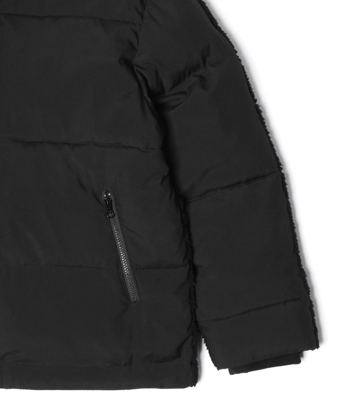 The DUFFER of ST.GEORGE(ザダファーオブセントジョージ)の「BACK BOA PUFFER BZ:ボア切替 中綿入りアウター(ダウンジャケット/コート・メンズ・ブラック・SMALL/MEDIUM/LARGE/X-LARGE)」の5枚目の写真
