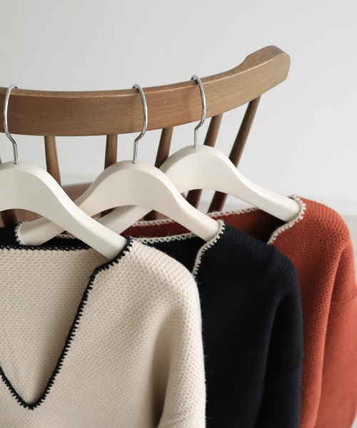 CLEIO（クレイオ）の「【CLEIO】Uネックステッチニット（ニット/セーター・レディース・ブラック/アイボリー/テラコッタ・FREE）」の6枚目の写真