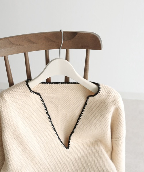 CLEIO（クレイオ）の「【CLEIO】Uネックステッチニット（ニット/セーター・レディース・ブラック/アイボリー/テラコッタ・FREE）」の5枚目の写真