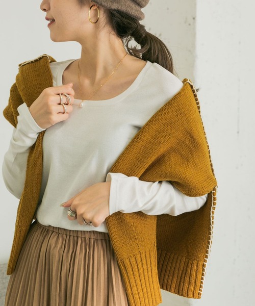 URBAN RESEARCH（アーバンリサーチ）の「Uネックロングスリーブカットソー（Tシャツ/カットソー・レディース・チャコールグレー/グレー系その他/ホワイト・FREE）」の2枚目の写真