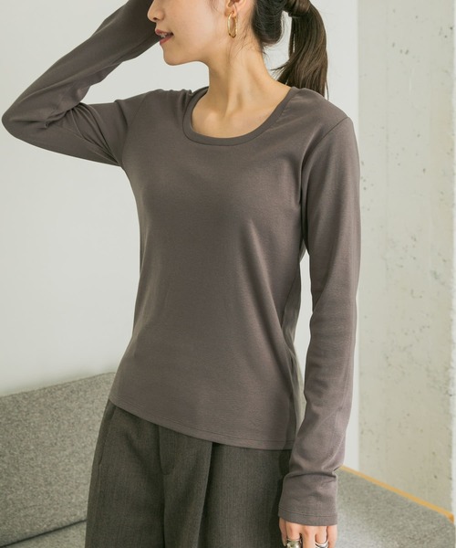 URBAN RESEARCH（アーバンリサーチ）の「Uネックロングスリーブカットソー（Tシャツ/カットソー・レディース・チャコールグレー/グレー系その他/ホワイト・FREE）」の3枚目の写真