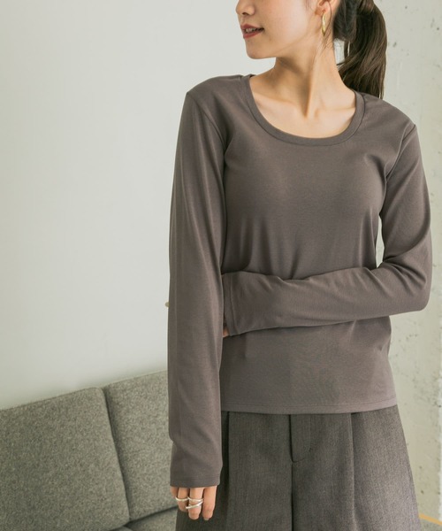 URBAN RESEARCH（アーバンリサーチ）の「Uネックロングスリーブカットソー（Tシャツ/カットソー・レディース・チャコールグレー/グレー系その他/ホワイト・FREE）」の9枚目の写真