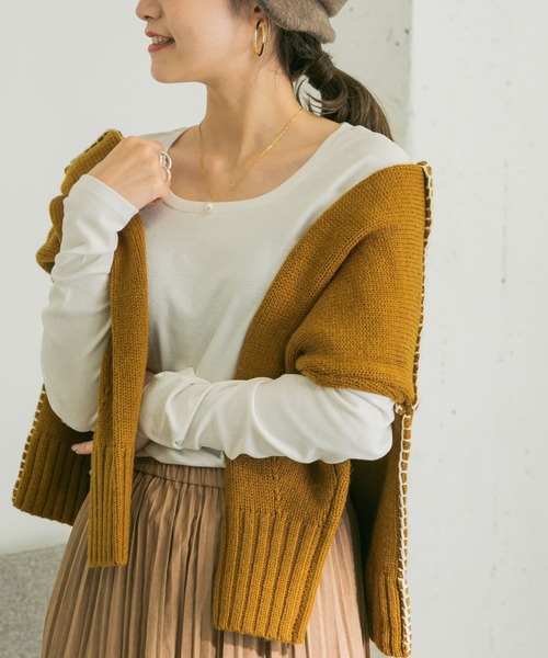 URBAN RESEARCH（アーバンリサーチ）の「Uネックロングスリーブカットソー（Tシャツ/カットソー・レディース・チャコールグレー/グレー系その他/ホワイト・FREE）」の4枚目の写真