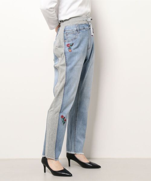 Desigual(デシグアル)の「花柄 デニムジョガーパンツ(その他パンツ・レディース・ブルー・S/L/M/XL/XS)」の2枚目の写真