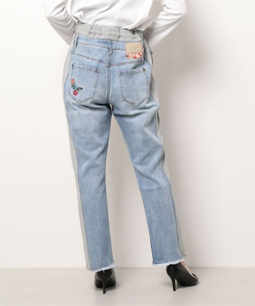 Desigual(デシグアル)の「花柄 デニムジョガーパンツ(その他パンツ・レディース・ブルー・S/L/M/XL/XS)」の3枚目の写真