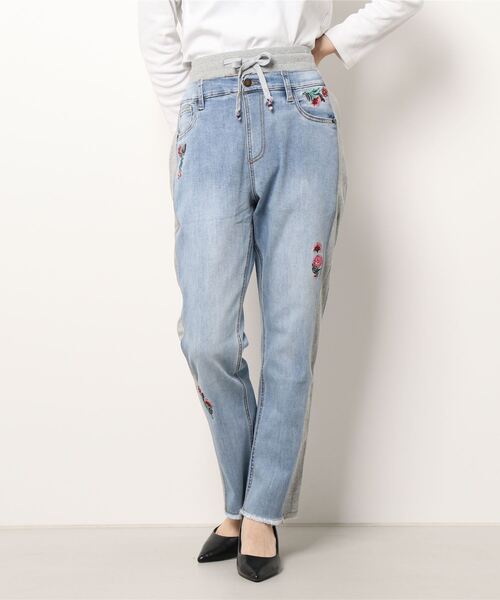 Desigual(デシグアル)の「花柄 デニムジョガーパンツ(その他パンツ・レディース・ブルー・S/L/M/XL/XS)」の4枚目の写真