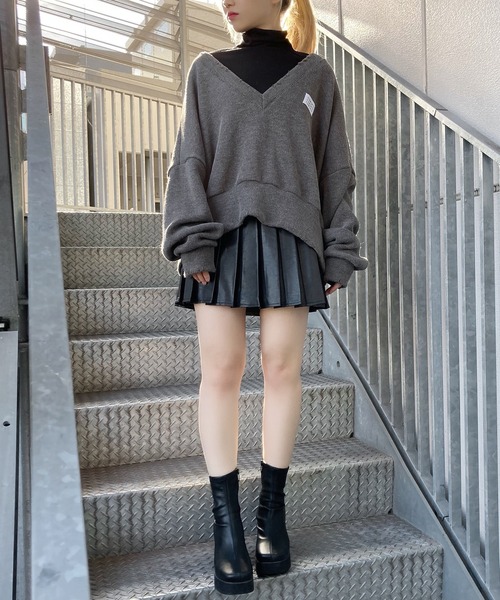 Figments（フィグメンツ）の「ドロップショルダーVネックセーター（ニット/セーター・レディース・ブラック/グレー・FREE）」の12枚目の写真