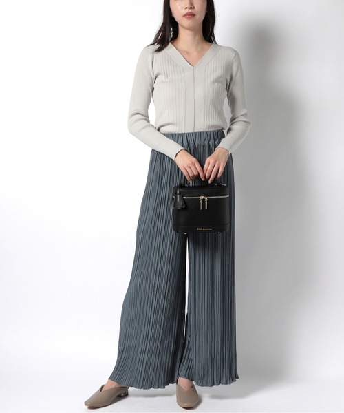 LITTLE ACCESSORIES（リトルアクセサリーズ）の「トップハンドルバニティーバッグ　ショルダー付き（ショルダーバッグ・レディース・ブラック/グレイッシュベージュ・フリー）」の5枚目の写真