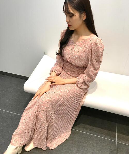 INGNI(イング)の「花柄長袖パワショルプリーツワンピース(ワンピース・レディース・イエロー/グレー系その他/ピンク・M)」の9枚目の写真