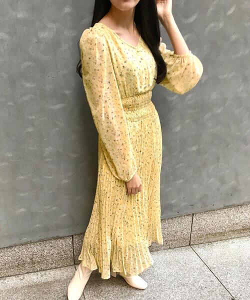 INGNI(イング)の「花柄長袖パワショルプリーツワンピース(ワンピース・レディース・イエロー/グレー系その他/ピンク・M)」の10枚目の写真