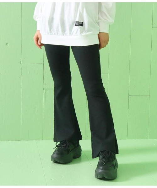 ANAP GｉRL（アナップガール）の「リブフレアパンツ（その他パンツ・キッズ・グレー/ベージュ/ブラック・XS/S/M）」の2枚目の写真