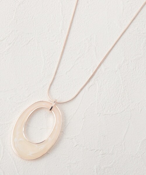 SHOO・LA・RUE（シューラルー）の「◆マーブルメタルフレームネックレス（ネックレス・レディース・ナチュラル/サンドベージュ/ネイビー・00）」の2枚目の写真