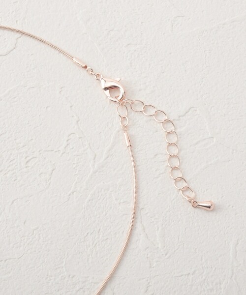 SHOO・LA・RUE（シューラルー）の「◆マーブルメタルフレームネックレス（ネックレス・レディース・ナチュラル/サンドベージュ/ネイビー・00）」の8枚目の写真