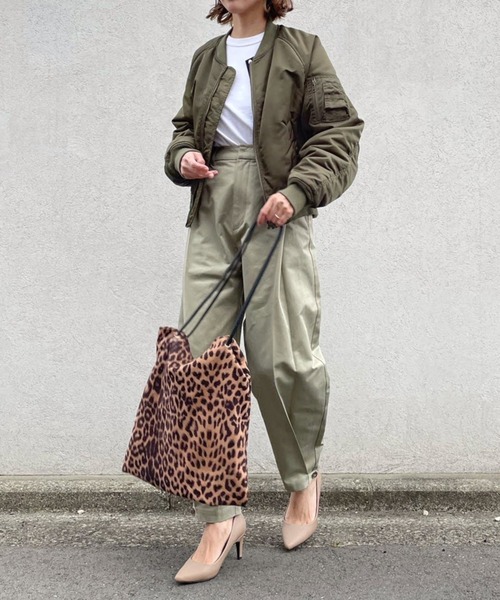 ReNorm(リノーム)の「【pocoコラボ】タックテーパードパンツ(スラックス・レディース・カーキ/ベージュ・S/M)」の17枚目の写真