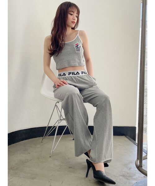 FILA（フィラ）の「GYDA×FILA BASKETBALLバイカラービスチェ（キャミソール・レディース・ブラック/グレー/オフホワイト・FREE）」の17枚目の写真