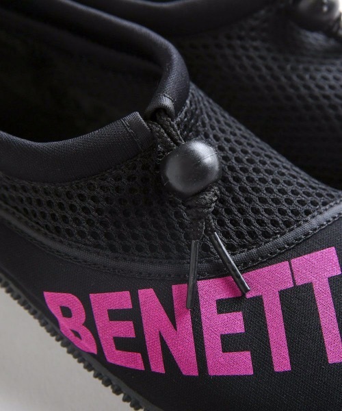 BENETTON (UNITED COLORS OF BENETTON)（ベネトンユナイテッドカラーズオブベネトン）の「【BENETTON:ベネトン】レディースマリンシューズ　アクアシューズ（サンダル・レディース・ブラック×ブルー/ピンク/ターコイズブルー/ブラック×ピンク/ライトグリーン/パープル・LARGE/MEDIUM）」の14枚目の写真