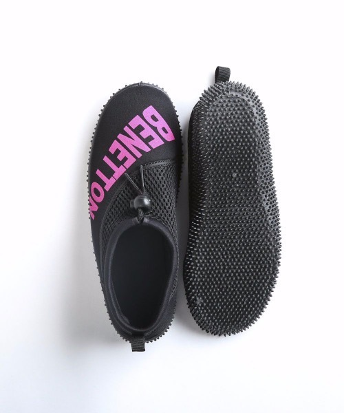 BENETTON (UNITED COLORS OF BENETTON)（ベネトンユナイテッドカラーズオブベネトン）の「【BENETTON:ベネトン】レディースマリンシューズ　アクアシューズ（サンダル・レディース・ブラック×ブルー/ピンク/ターコイズブルー/ブラック×ピンク/ライトグリーン/パープル・LARGE/MEDIUM）」の18枚目の写真