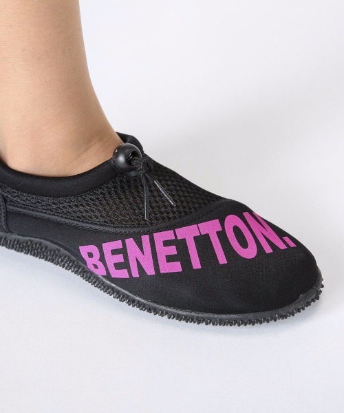 BENETTON (UNITED COLORS OF BENETTON)（ベネトンユナイテッドカラーズオブベネトン）の「【BENETTON:ベネトン】レディースマリンシューズ　アクアシューズ（サンダル・レディース・ブラック×ブルー/ピンク/ターコイズブルー/ブラック×ピンク/ライトグリーン/パープル・LARGE/MEDIUM）」の16枚目の写真