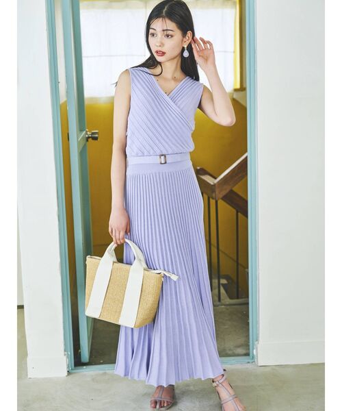 dazzlin（ダズリン）の「カシュクールプリーツワンピース（ワンピース・レディース・ブラック/ラベンダー/ベージュ・FREE）」の5枚目の写真