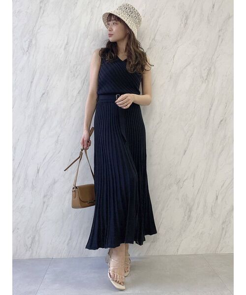 dazzlin（ダズリン）の「カシュクールプリーツワンピース（ワンピース・レディース・ブラック/ラベンダー/ベージュ・FREE）」の8枚目の写真