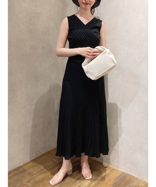 dazzlin（ダズリン）の「カシュクールプリーツワンピース（ワンピース・レディース・ブラック/ラベンダー/ベージュ・FREE）」の21枚目の写真