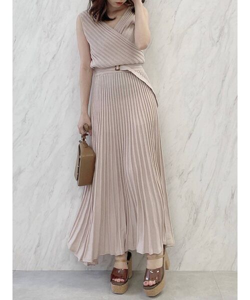 dazzlin（ダズリン）の「カシュクールプリーツワンピース（ワンピース・レディース・ブラック/ラベンダー/ベージュ・FREE）」の18枚目の写真