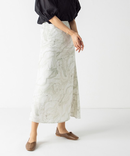 MILLION CARATS(ミリオンカラッツ)の「ニュアンスマーブルスカート(スカート・レディース・ベージュ/グリーン・FREE)」の2枚目の写真