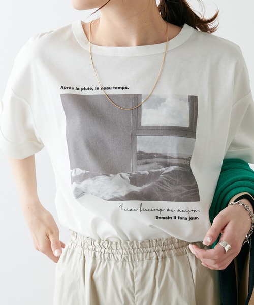 PUAL CE CIN（ピュアルセシン）の「フォトプリントシルケットTシャツ（Tシャツ/カットソー・レディース・サックスブルー/グレイッシュベージュ/ホワイト系1/ホワイト系2・FREE）」の9枚目の写真