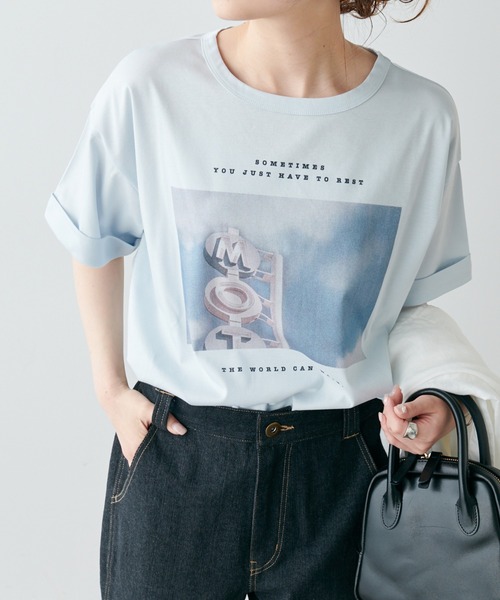 PUAL CE CIN（ピュアルセシン）の「フォトプリントシルケットTシャツ（Tシャツ/カットソー・レディース・サックスブルー/グレイッシュベージュ/ホワイト系1/ホワイト系2・FREE）」の16枚目の写真
