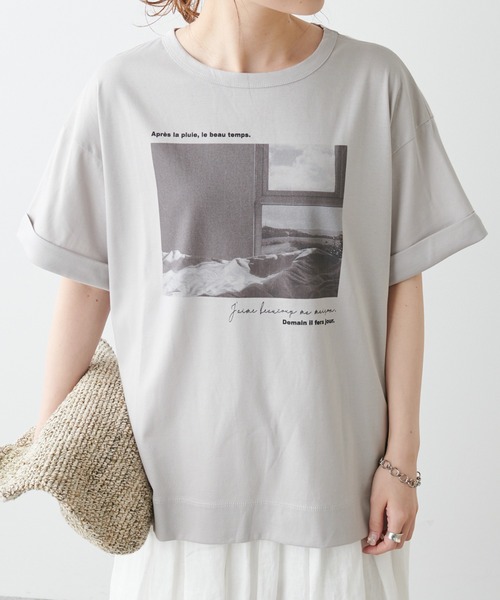 PUAL CE CIN（ピュアルセシン）の「フォトプリントシルケットTシャツ（Tシャツ/カットソー・レディース・サックスブルー/グレイッシュベージュ/ホワイト系1/ホワイト系2・FREE）」の12枚目の写真