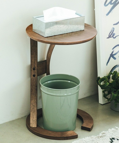 USEDo（ユーズド）の「アンティークな佇まい　ソファに差し込んでも使えるラウンドカフェテーブル（家具・レディース・ブラウン/ブラック系その他・ONE SIZE）」の11枚目の写真