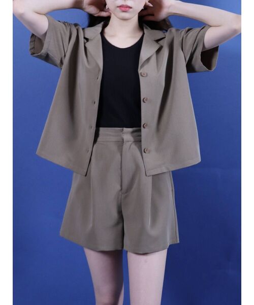 EVRIS（エヴリス）の「オープンカラーショートシャツ【セットアップ着用可能】（シャツ/ブラウス・レディース・ベージュ/ネイビー/ブラック・FREE）」の17枚目の写真