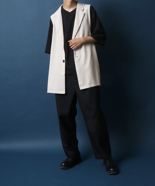ANPAS(アンパス)の「Side Velt Tailored Collar Gilet/サイドベルト テーラード ジレベスト(ベスト・メンズ・ブラック/ライトベージュ・M/L)」の4枚目の写真