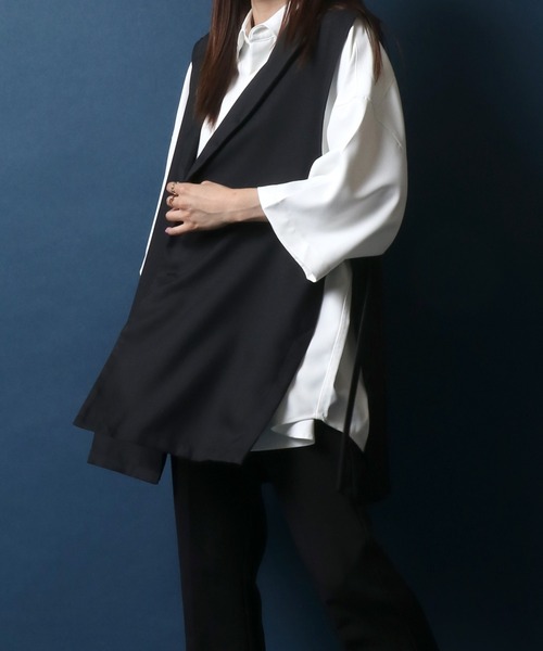 ANPAS(アンパス)の「Side Velt Tailored Collar Gilet/サイドベルト テーラード ジレベスト(ベスト・メンズ・ブラック/ライトベージュ・M/L)」の11枚目の写真