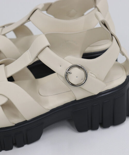 fredy emue(フレディエミュ)の「ライトソールデザインアッパーサンダル(サンダル・レディース・ブラック/オフホワイト・S/M/L)」の5枚目の写真