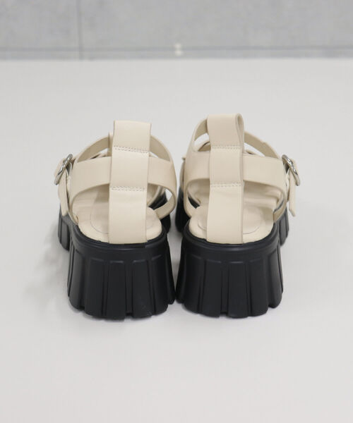 fredy emue(フレディエミュ)の「ライトソールデザインアッパーサンダル(サンダル・レディース・ブラック/オフホワイト・S/M/L)」の7枚目の写真