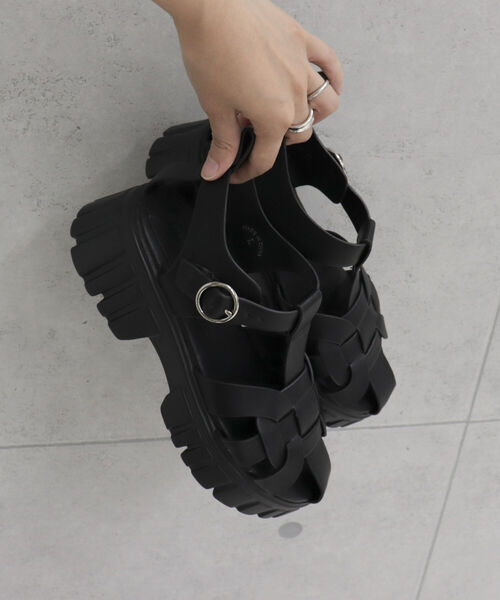 fredy emue(フレディエミュ)の「ライトソールデザインアッパーサンダル(サンダル・レディース・ブラック/オフホワイト・S/M/L)」の12枚目の写真