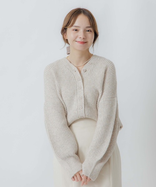 flower（フラワー）の「ボタンニットトップ2（ニット/セーター・レディース・ベージュ/グレー・FREE）」の2枚目の写真