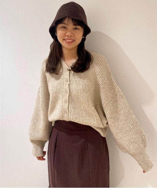 flower（フラワー）の「ボタンニットトップ2（ニット/セーター・レディース・ベージュ/グレー・FREE）」の3枚目の写真