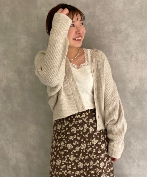 flower（フラワー）の「ボタンニットトップ2（ニット/セーター・レディース・ベージュ/グレー・FREE）」の5枚目の写真