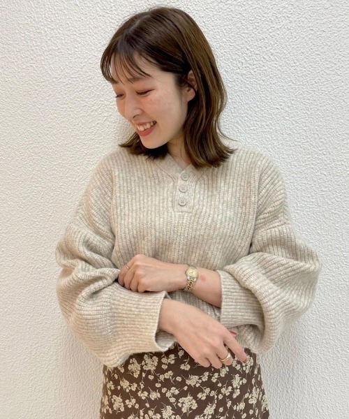 flower（フラワー）の「ボタンニットトップ2（ニット/セーター・レディース・ベージュ/グレー・FREE）」の7枚目の写真