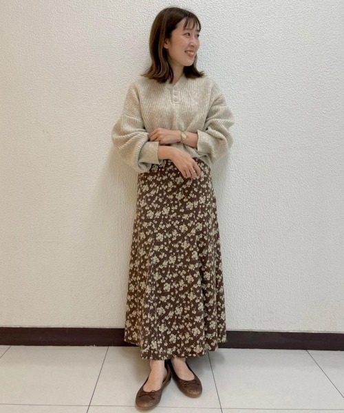 flower（フラワー）の「ボタンニットトップ2（ニット/セーター・レディース・ベージュ/グレー・FREE）」の9枚目の写真